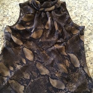 Adrienne Vittadini Studio woman’s sleeveless top